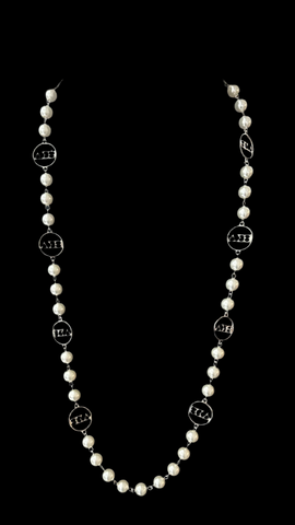 Delta Pearl Circle Necklace - Silver